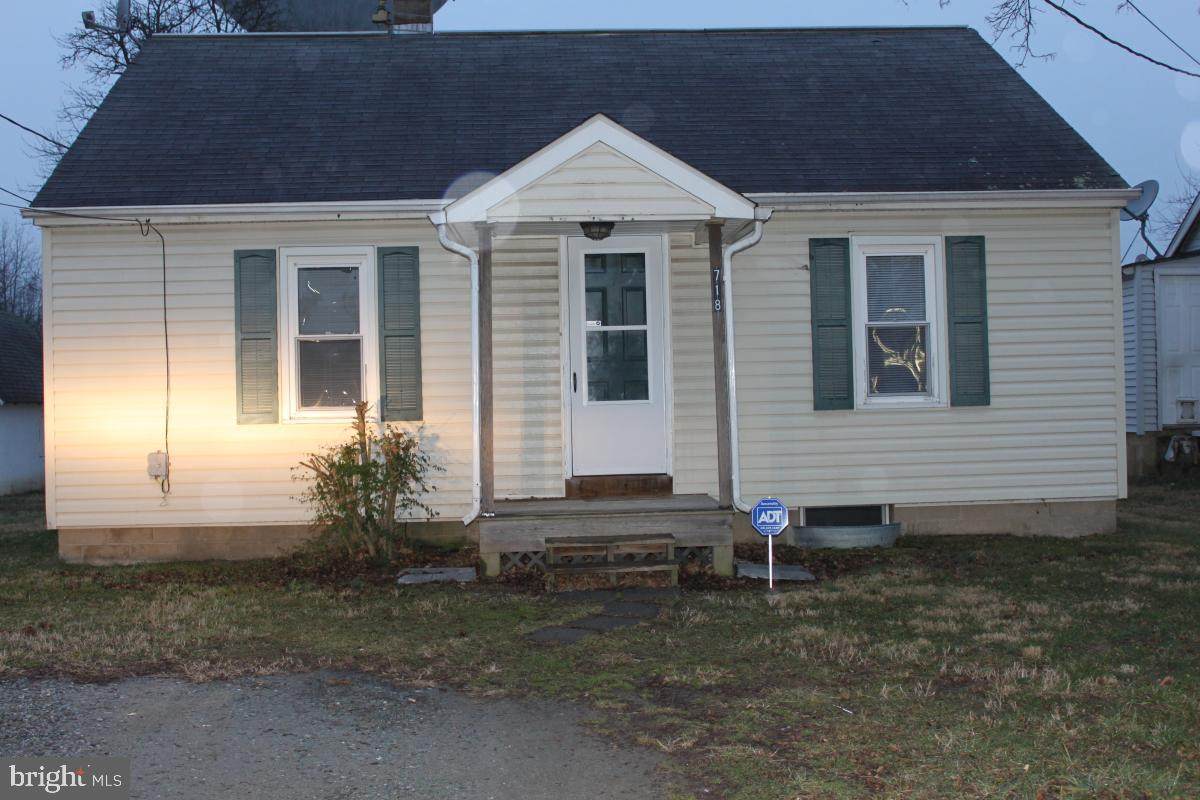 718 Glenwood Avenue - Photo 1