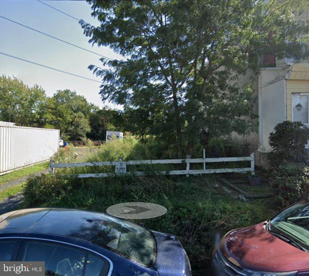 2004 Cemetery Avenue - Photo 1