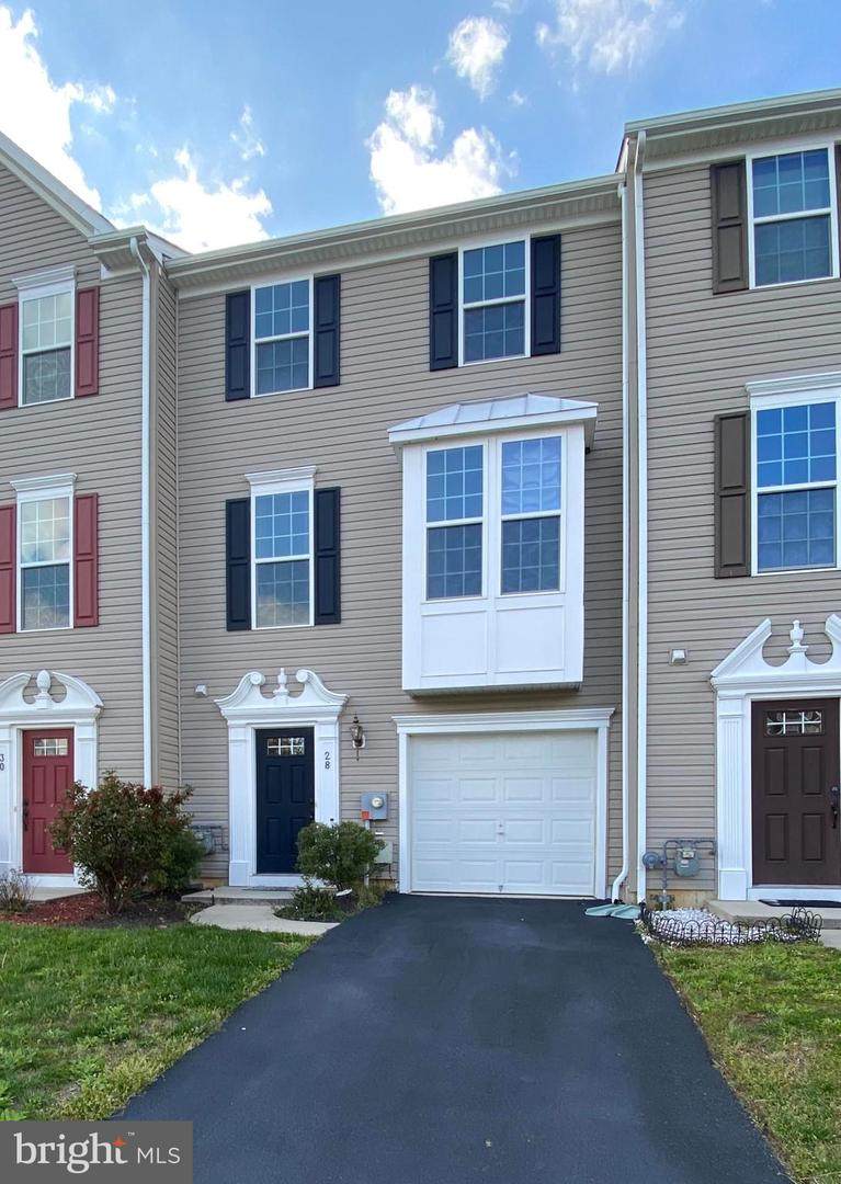 28 Worthington Boulevard - Photo 1 28 Worthington Boulevard - Photo 1