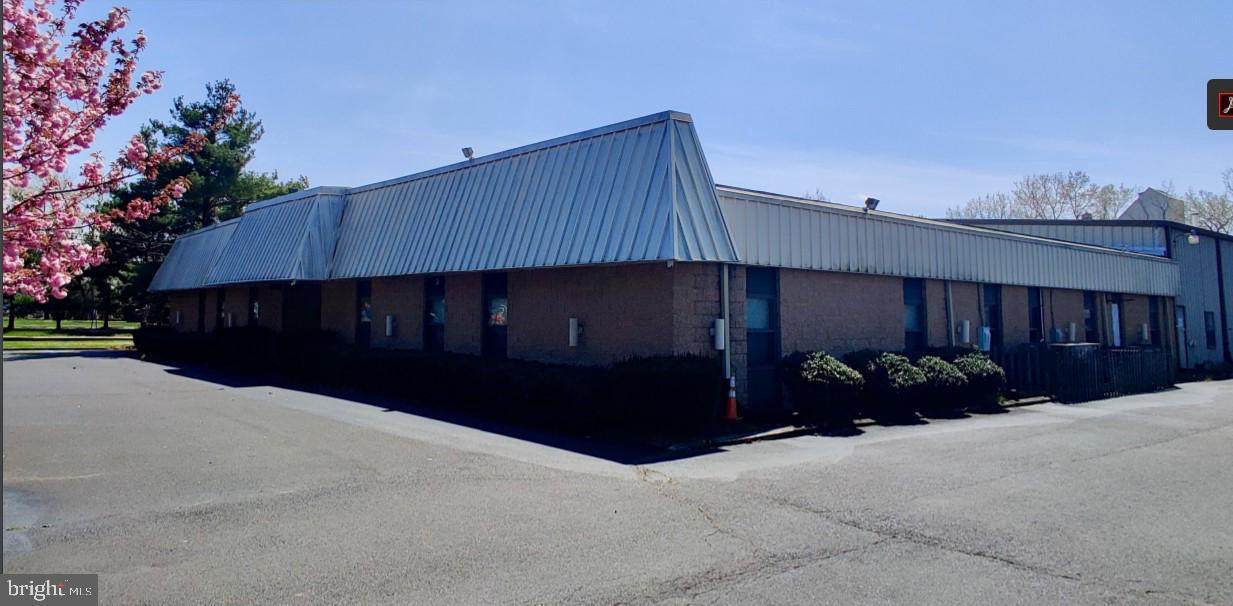 $11 sq.ft 1313 S PENNSYLVANIA Avenue - Photo 1