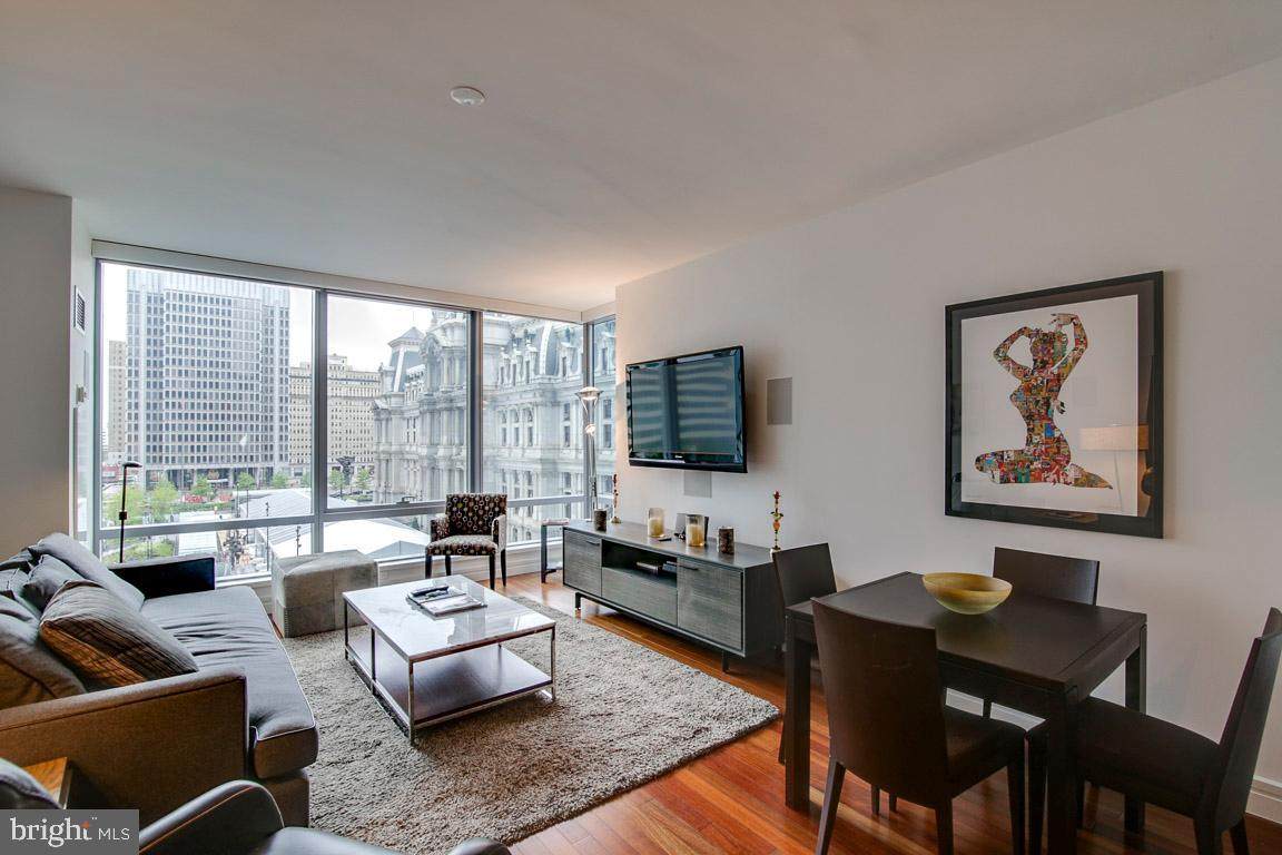 1414 Penn Square - Photo 1