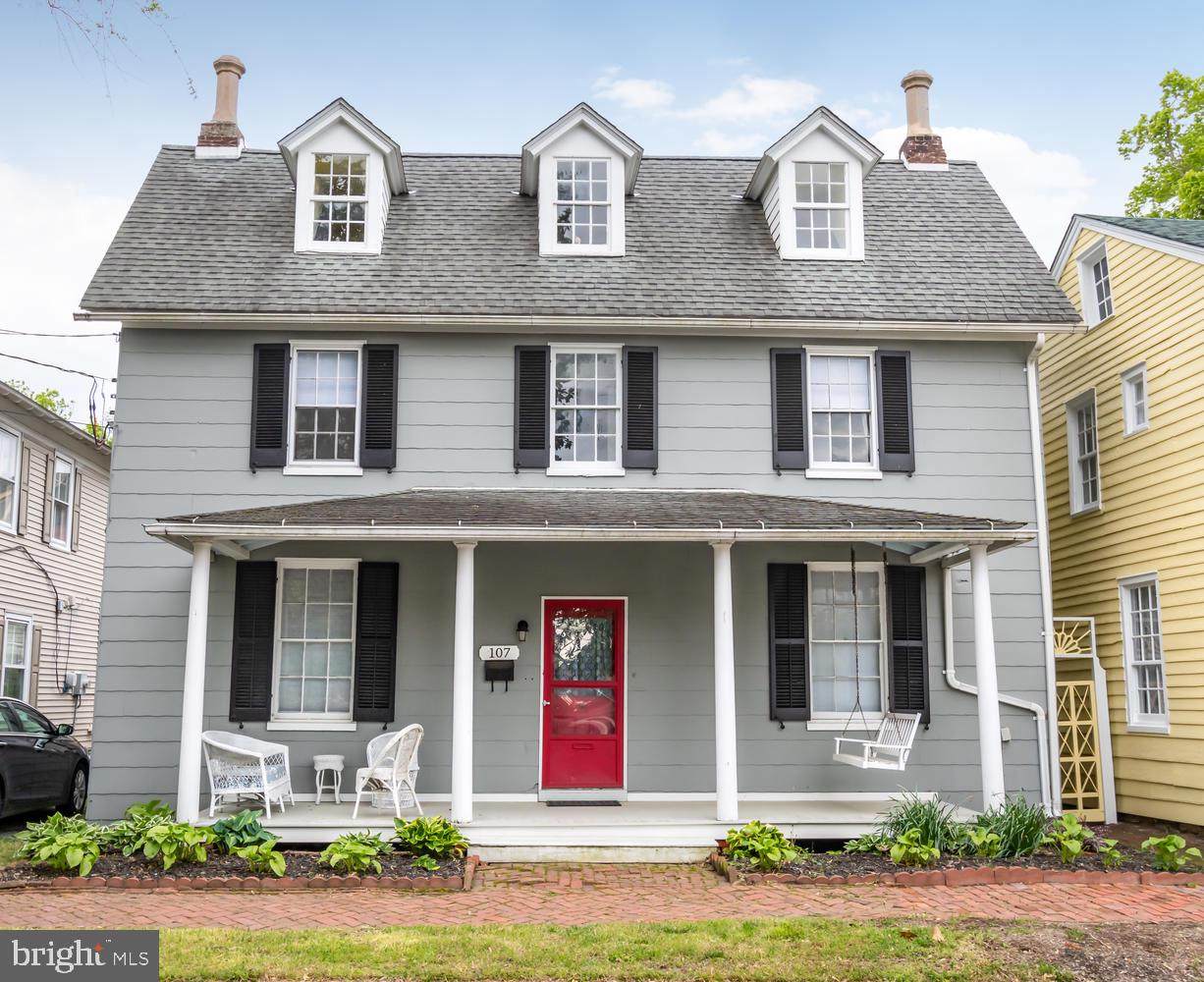107 Queen Street - Photo 1