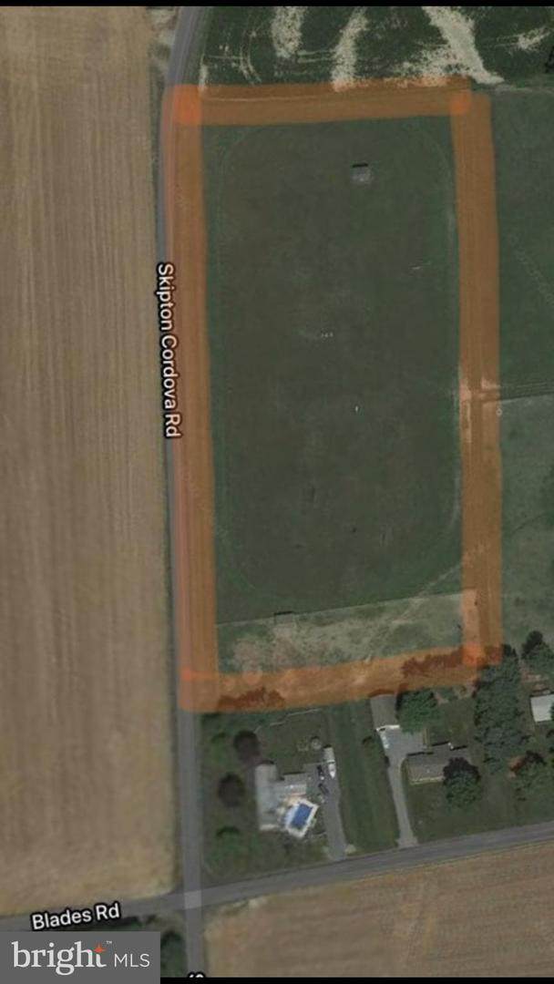Blades Road - Photo 1
