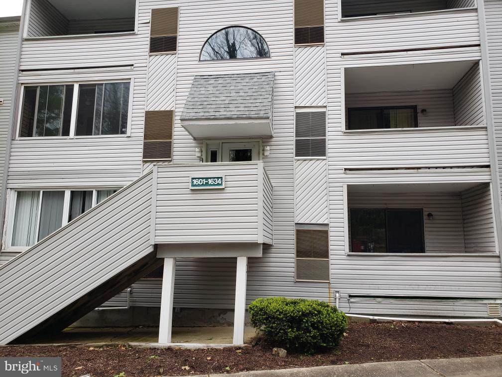 1601 Governor Circle - Photo 1