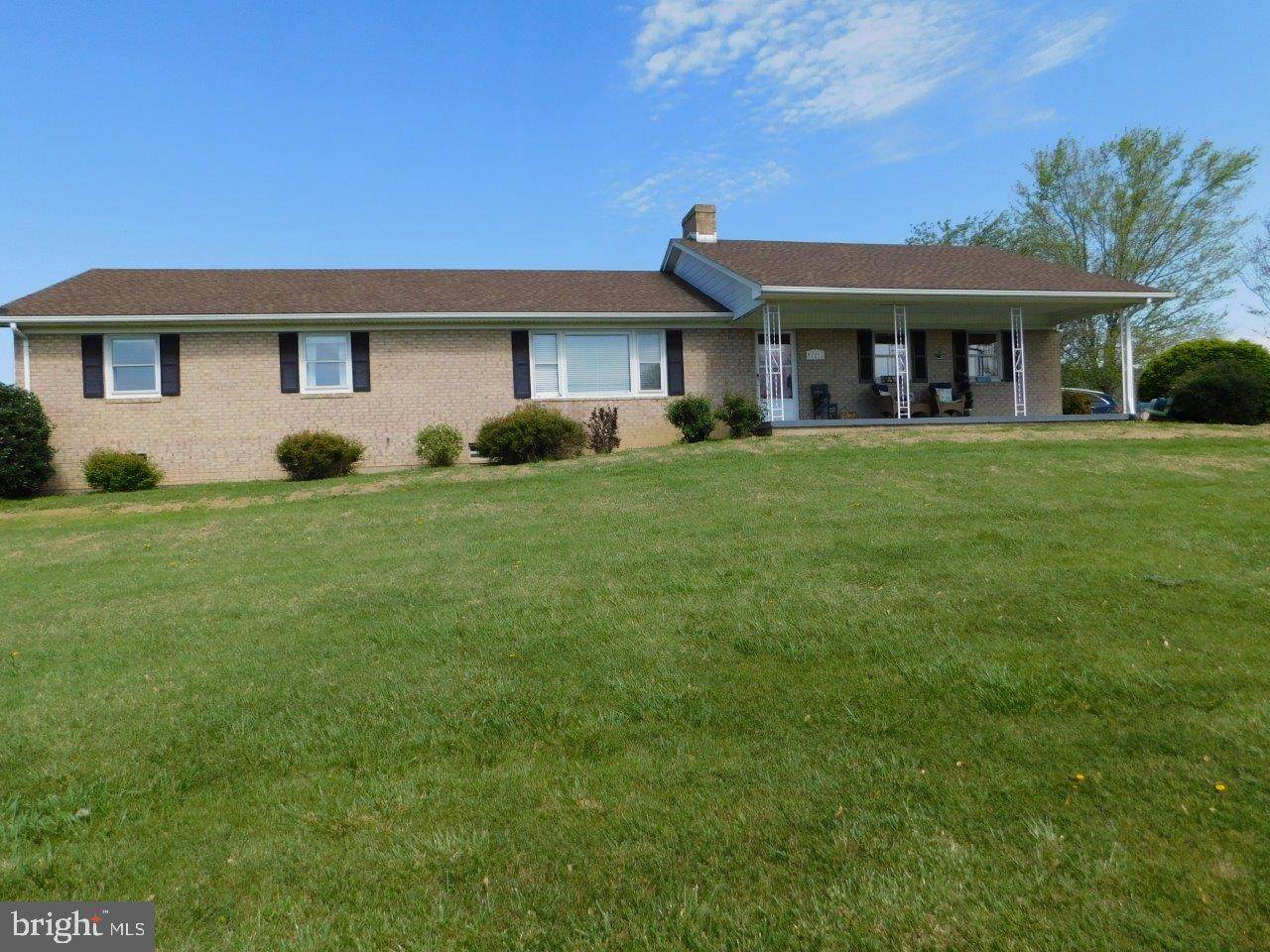 2982 Jadwyn Road - Photo 1