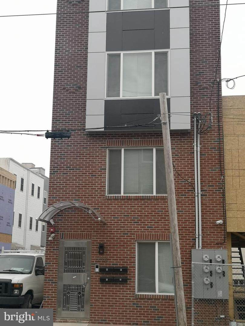 638 11TH Street - Photo 1