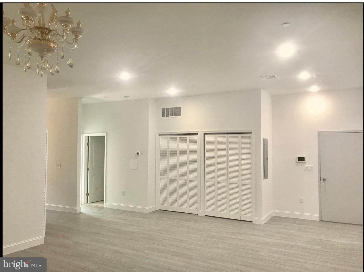 439 13TH Street - Photo 1