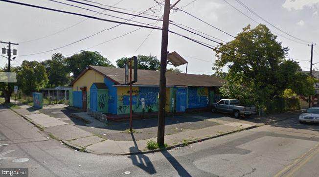 2722 Thompson Street - Photo 1