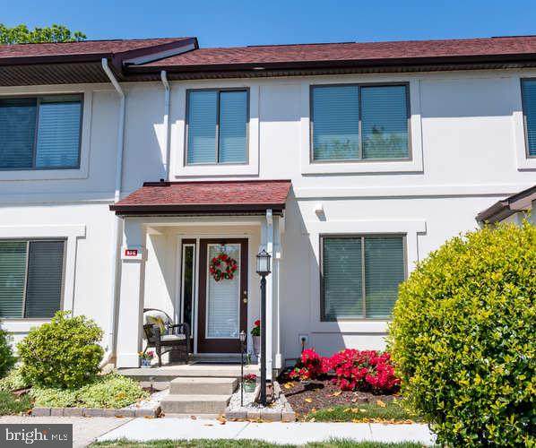 55-G Queen Caroline Court - Photo 1