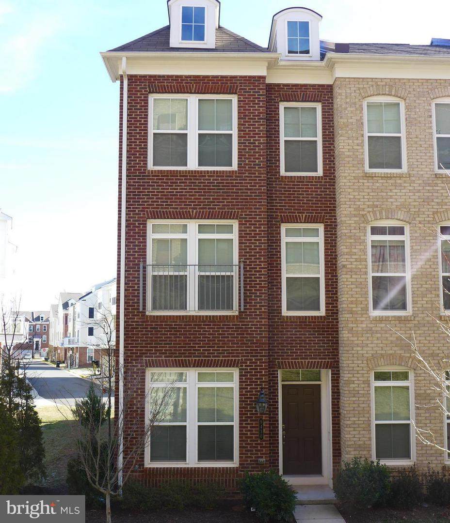 9430 Canonbury Square - Photo 1
