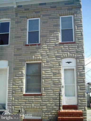 425 Vincent Street - Photo 1