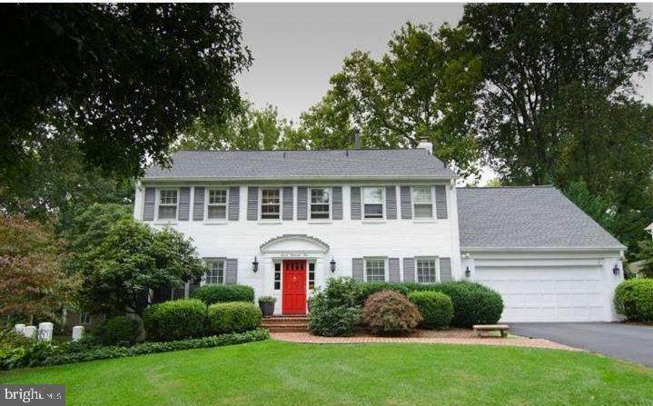 7001 Holyrood Drive - Photo 1