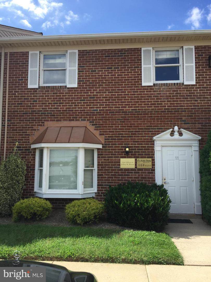 751 Rockville Pike - Photo 1