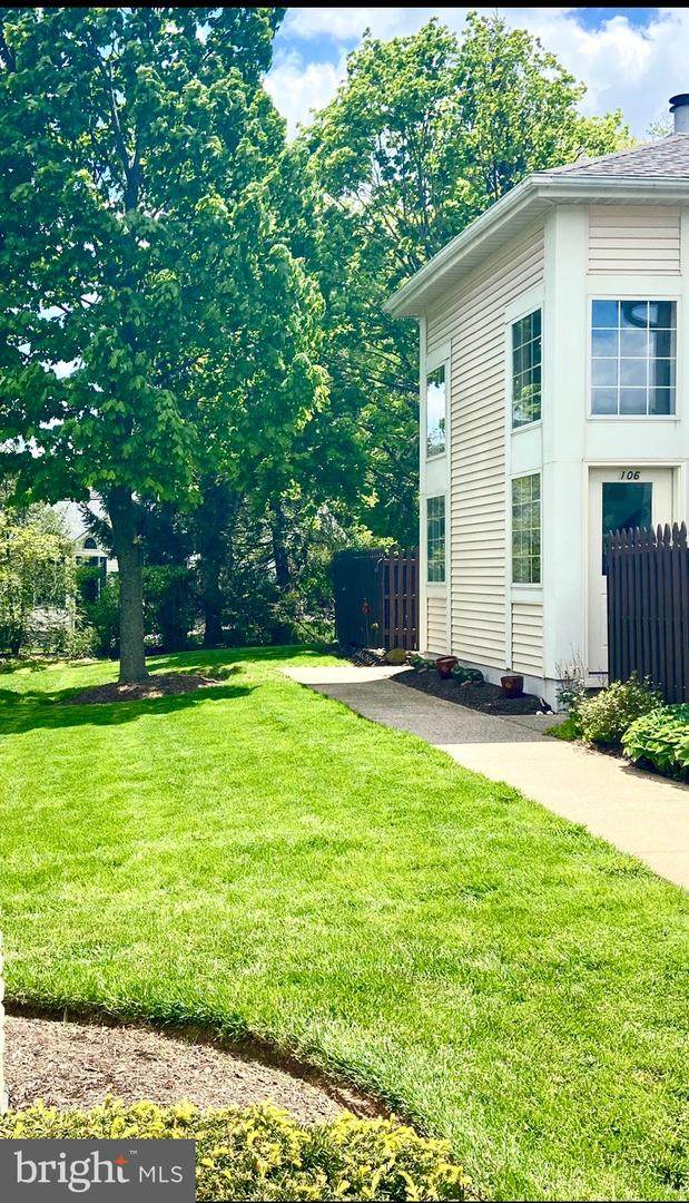 108 Christopher Place - Photo 1