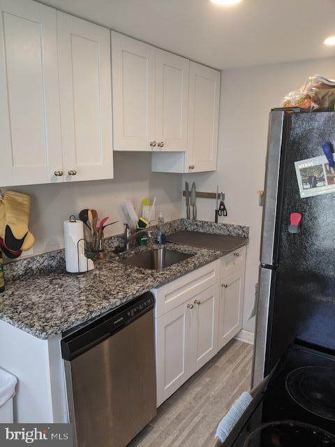 727 Bond Street - Photo 1