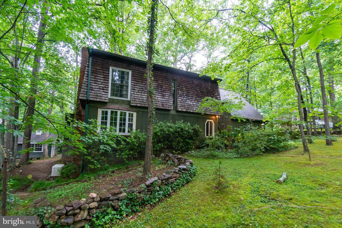 852 Spring Valley Drive - Photo 1