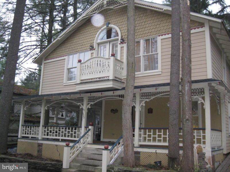 409 7TH Street - Photo 1