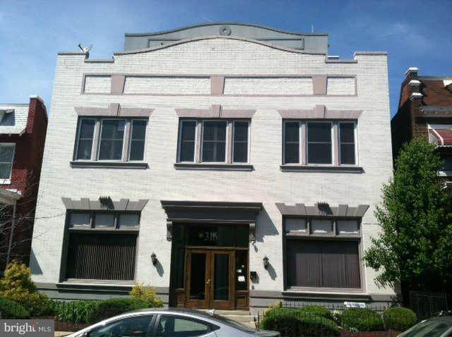 316 F Street - Photo 1