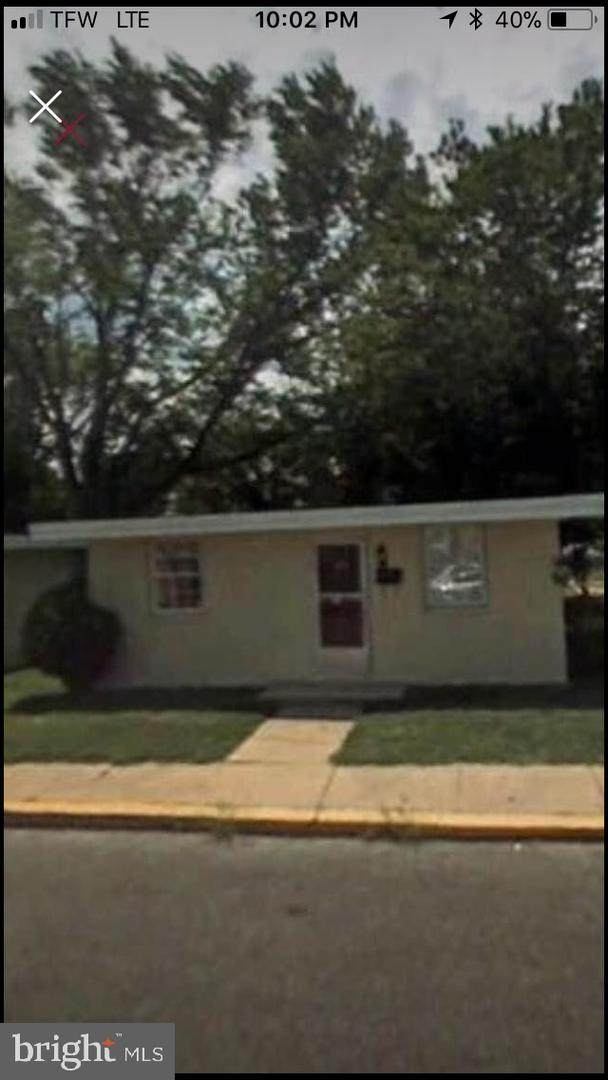 705 Collins Avenue - Photo 1