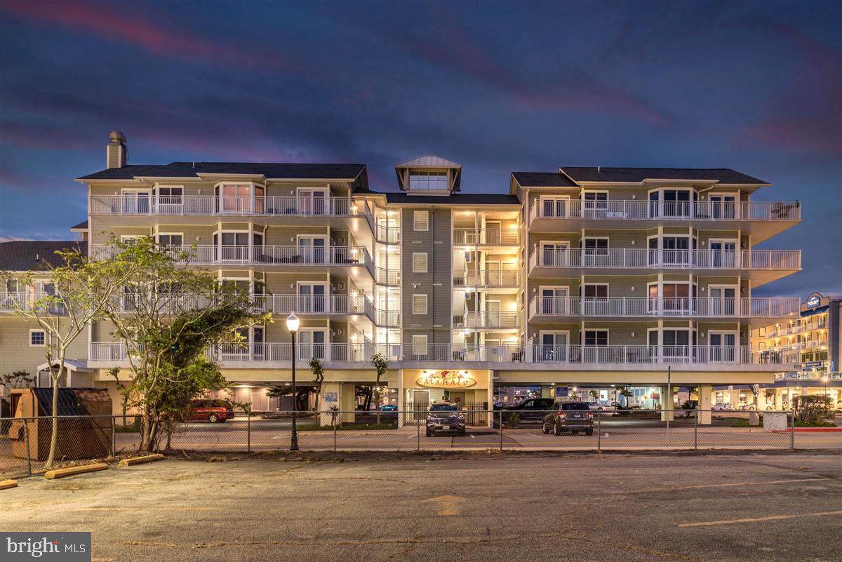 102 25TH Street - Photo 1