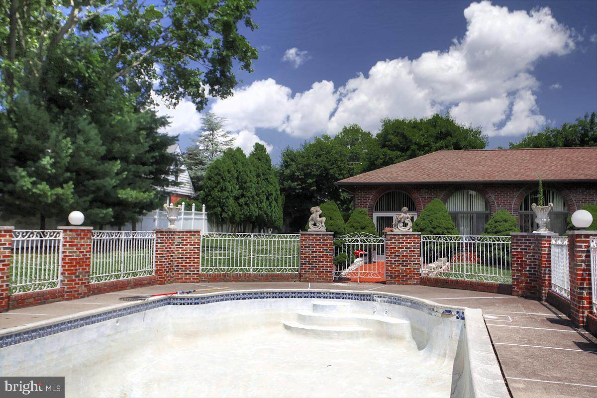 378 Oak Drive - Photo 1