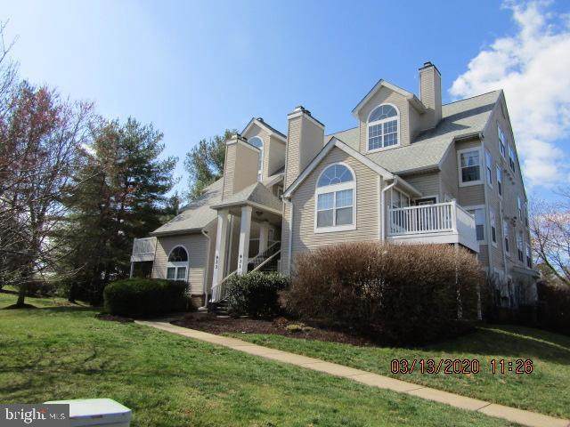 933 Hillside Lake Terrace - Photo 1
