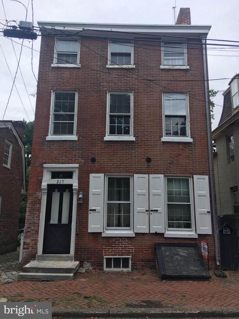 217 Wood Street - Photo 1