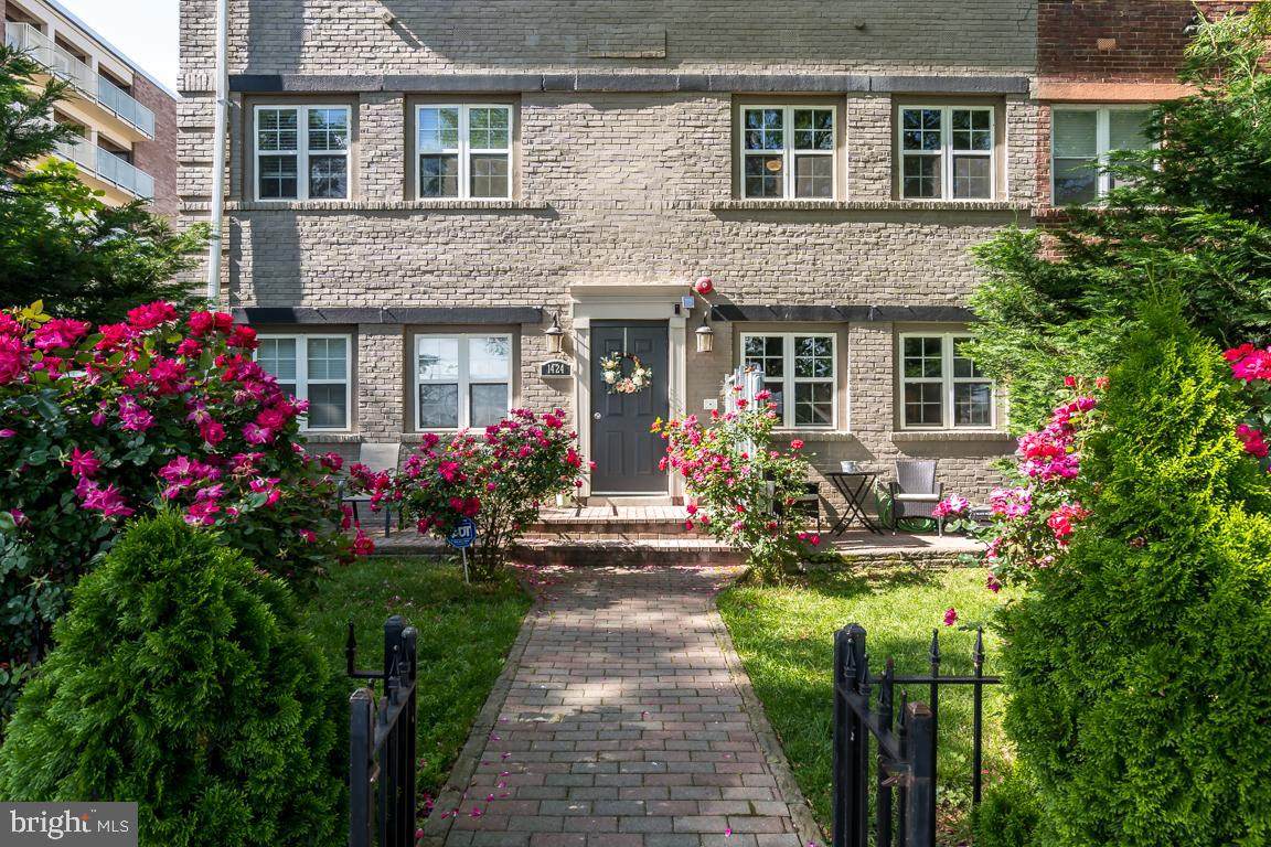 1424 L Street - Photo 1