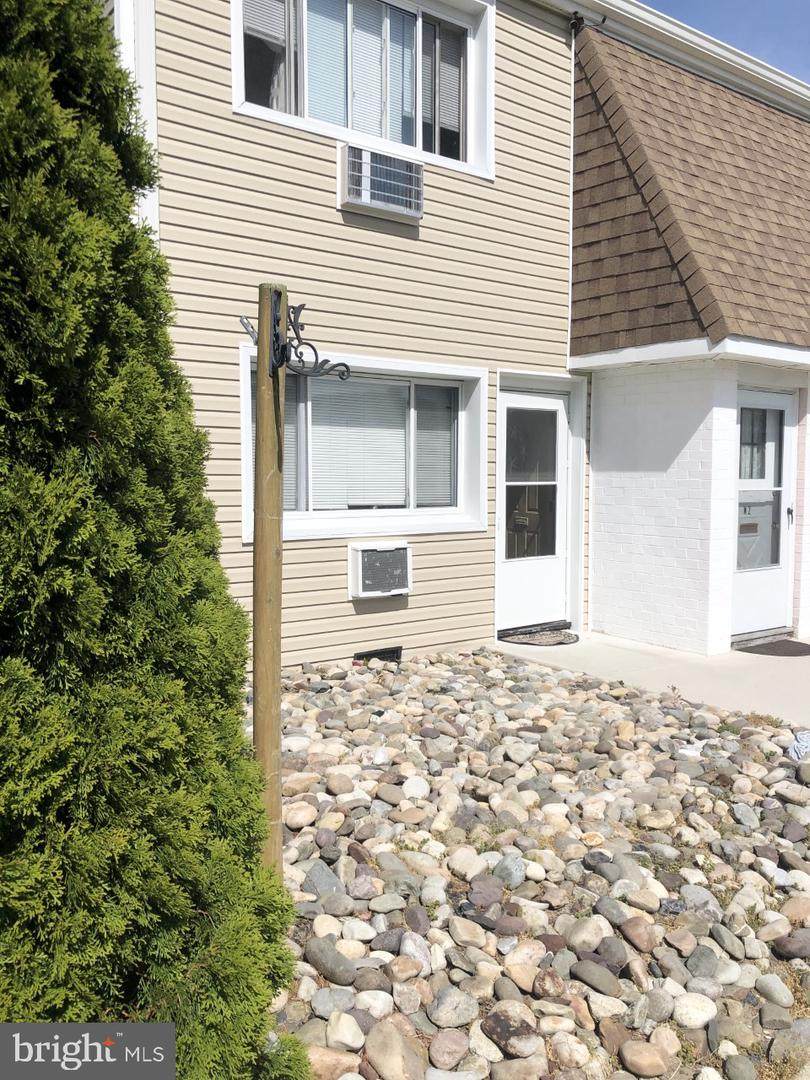 4901 Harbor Beach Boulevard - Photo 1