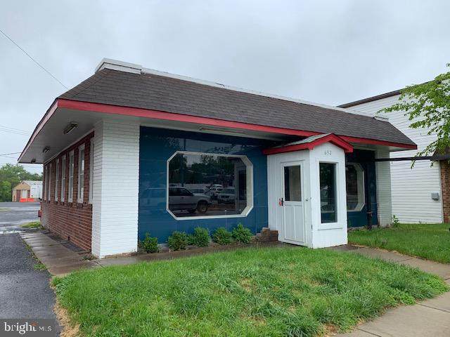 692 Loudoun Street - Photo 1