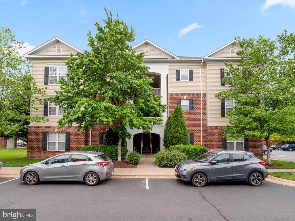 42544 Hollyhock Terrace - Photo 1