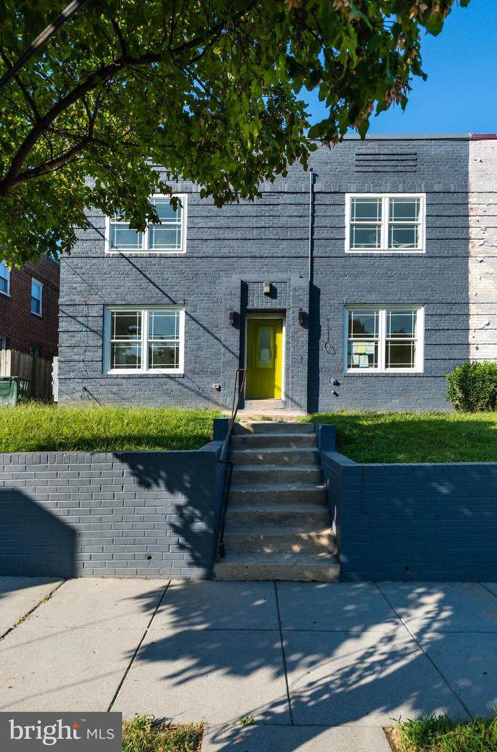411 Mellon Street - Photo 1