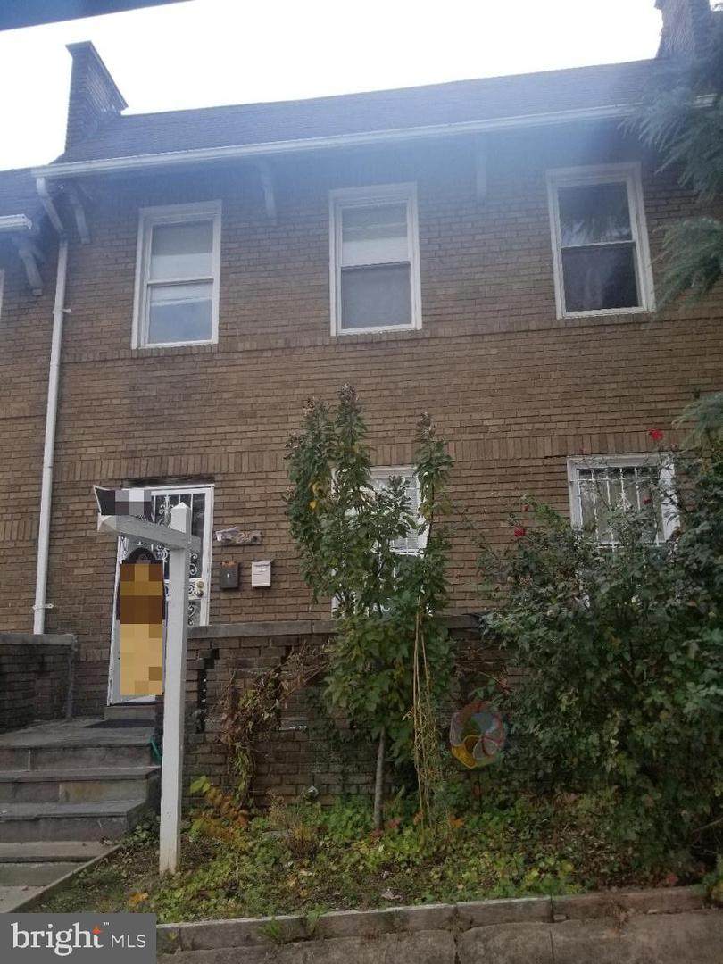 325 V Street - Photo 1