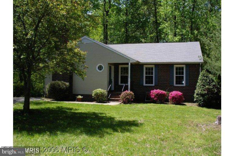 231 Vine Place - Photo 1