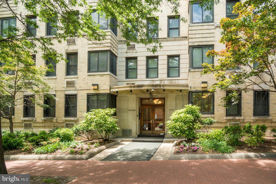 1010 25TH Street - Photo 1