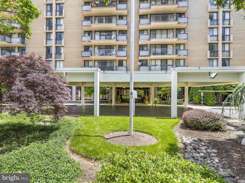 6100 Westchester Park Drive - Photo 1