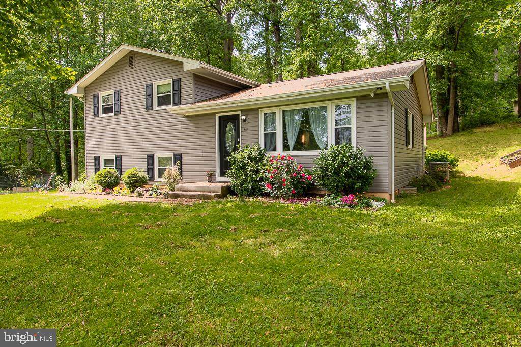 305 Dunbar Drive - Photo 1