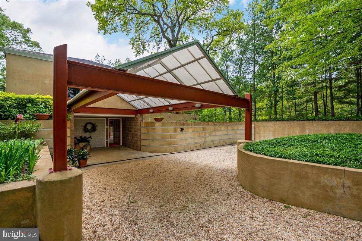 39 Wilelinor Drive - Photo 1
