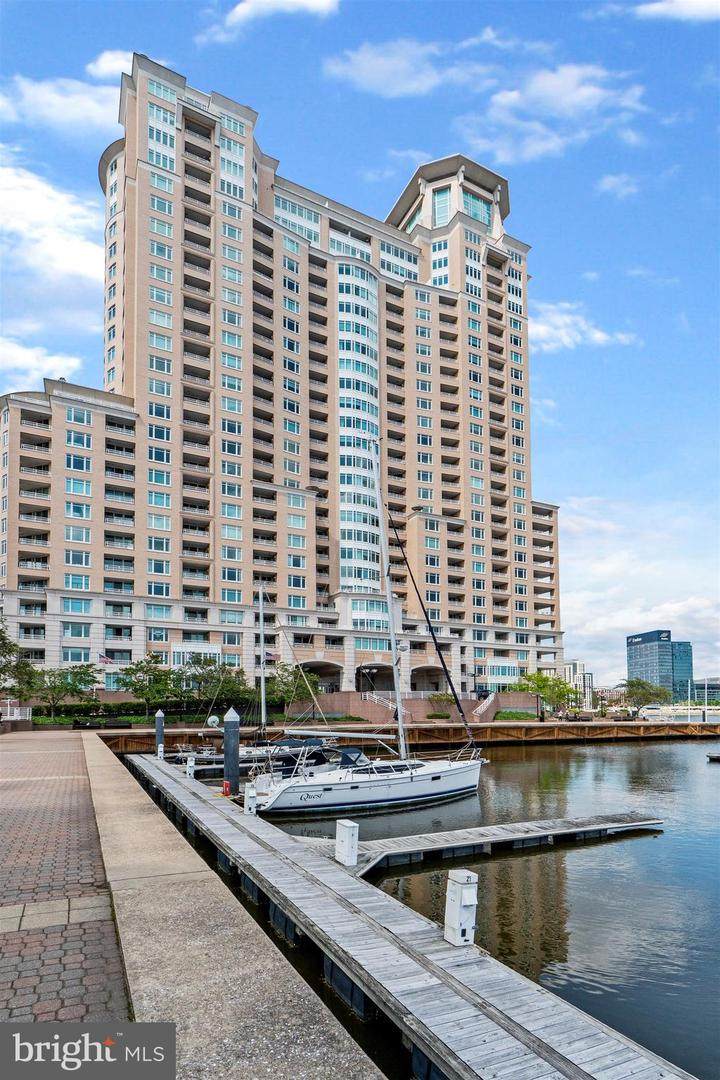 100 Harborview Drive - Photo 1