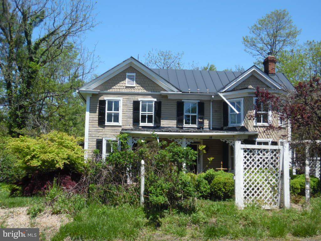 14 Colonial Highway - Photo 1