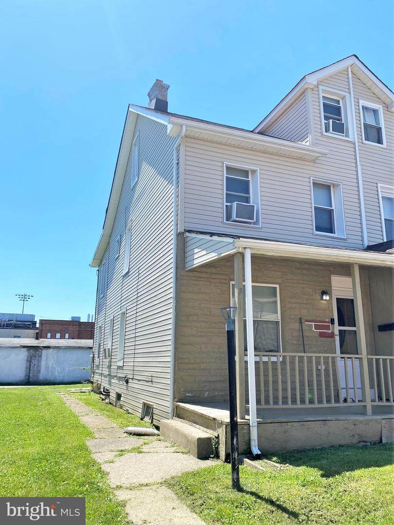 3 9TH Street - Photo 1