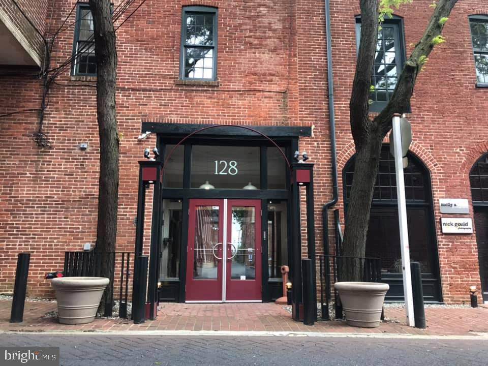 128 Grant Street - Photo 1
