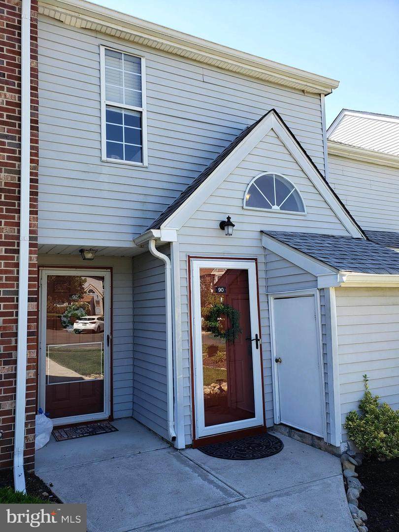 90 Pinewood Drive - Photo 1