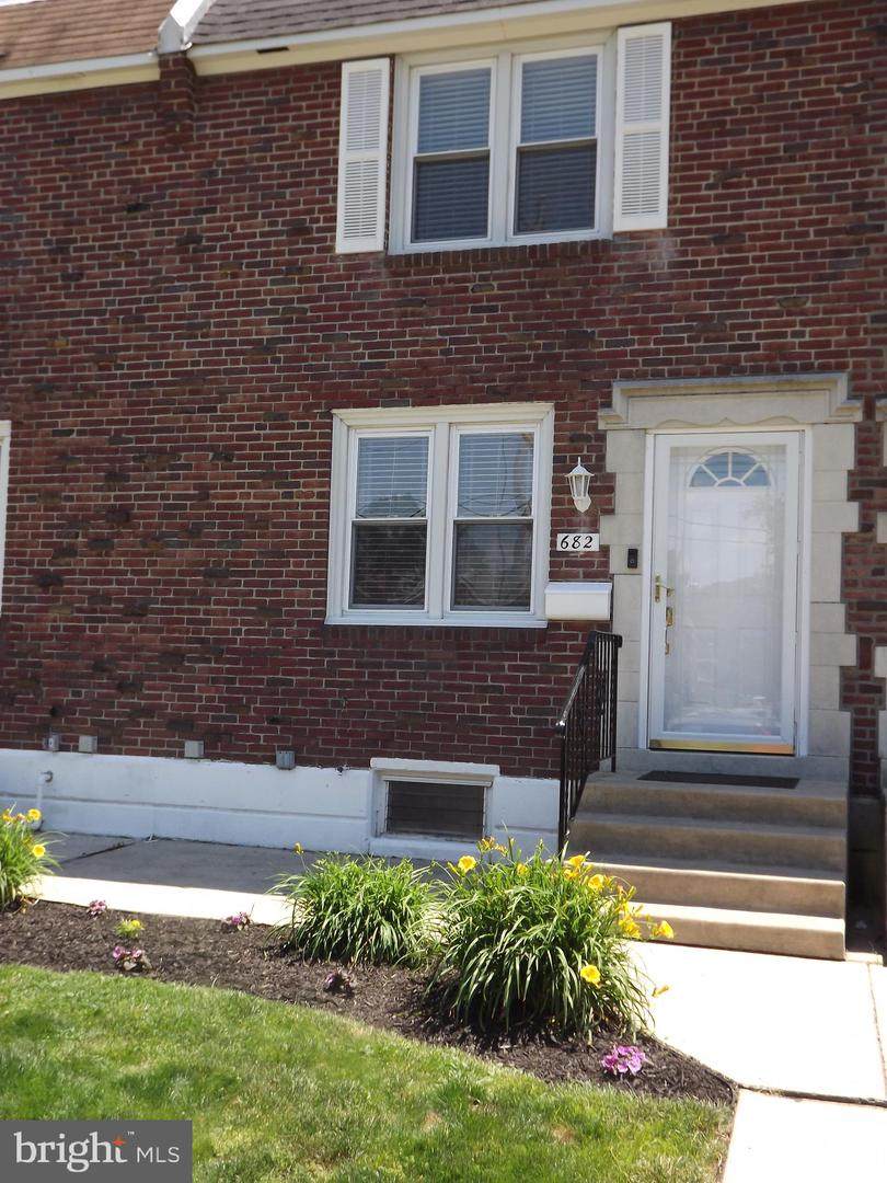 682 Rively Avenue - Photo 1