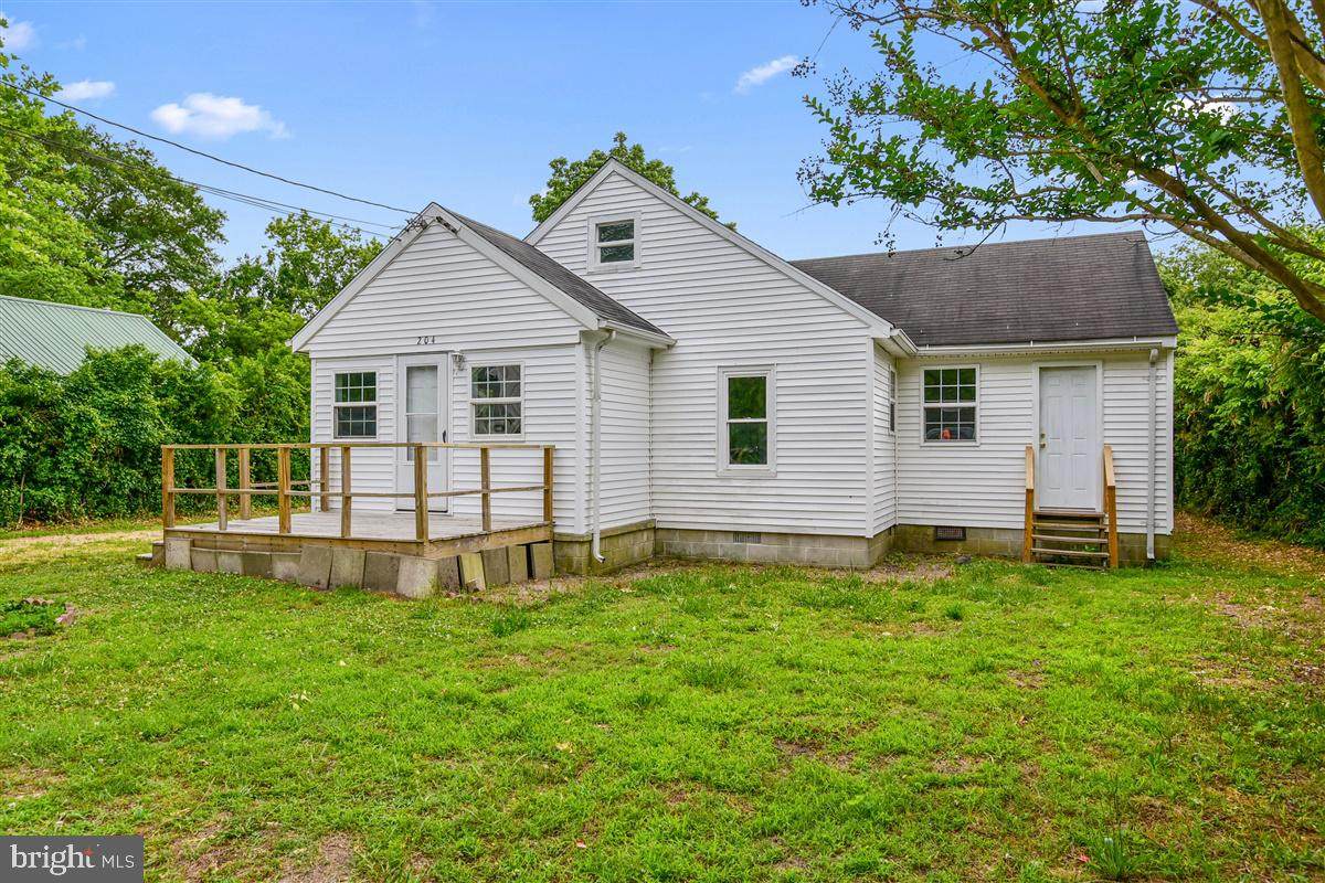 204 Holly Street - Photo 1