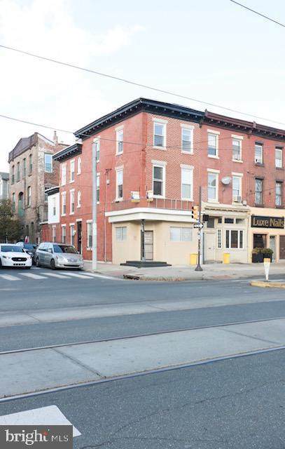 341 W Girard Avenue - Photo 1