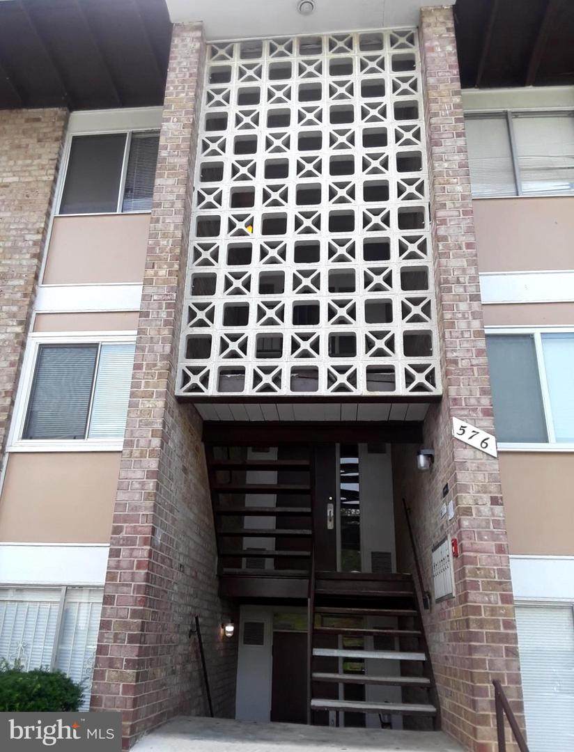 576 Wilson Bridge Drive - Photo 1