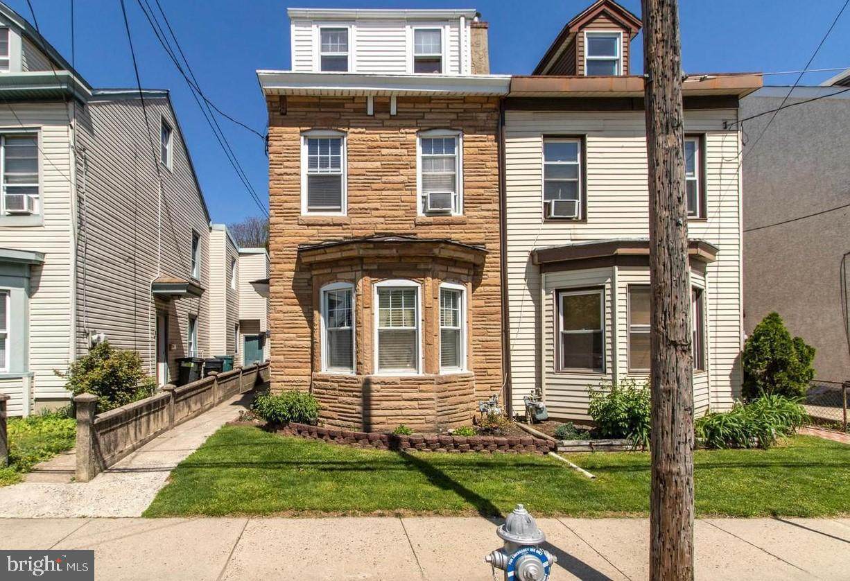 922 Hector Street - Photo 1
