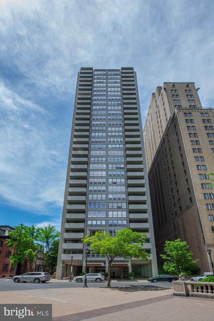 224-30 Rittenhouse Square - Photo 1
