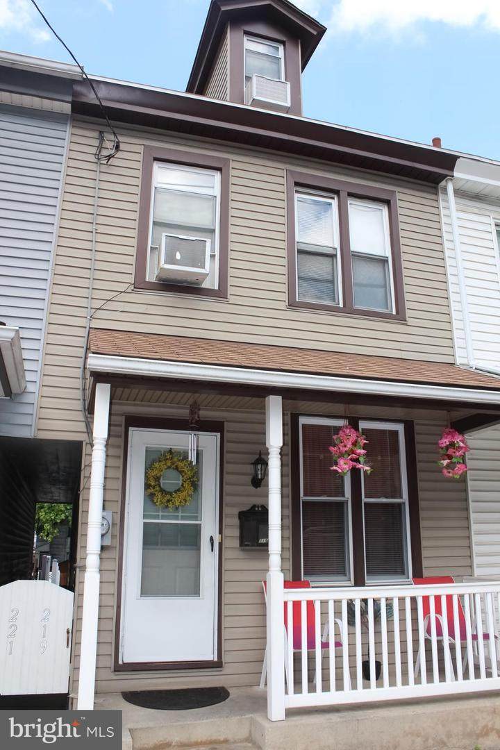 219 Walnut Street - Photo 1